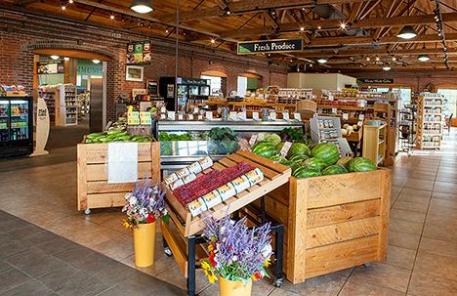 Enjoy a fram to table event at Pineland Farm!