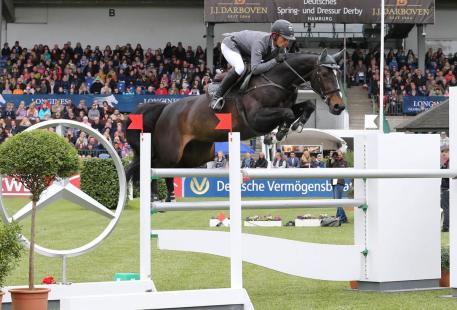 Pius reveals his "dream to win 2015 series" as he takes Mercedes-Benz Challenge. Photo: Stefano Grasso/LGCT