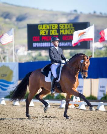Intermediaire I winners Guenter Seidel & Rey del Mundo. (Photo: Terri Miller)