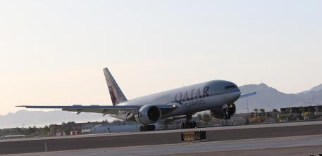 Touchdown: World's top jumping and dressage horses arrive in Las Vegas from Europe (Photo: (c) Ken Braddick/Dressage-News.com)