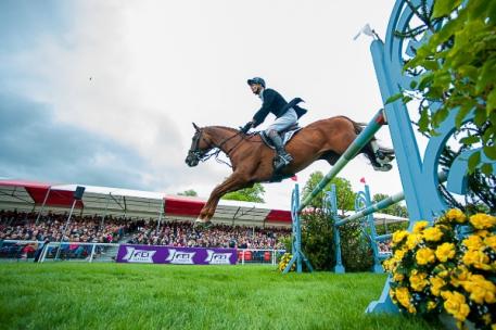 William Fox-Pitt (GBR) and the stallion Chilli Morning make history by winning the Mitsubishi Motors Badminton Horse Trials, fourth leg of the FEI Classics™ 2014/2015. (Jon Stroud/FEI)